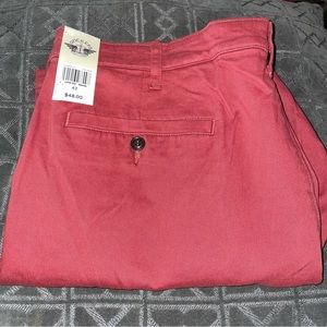 NWT MEN’S  PLUS DOCKERS CLASSIC FIT PERFECT SHORT SIZE 42